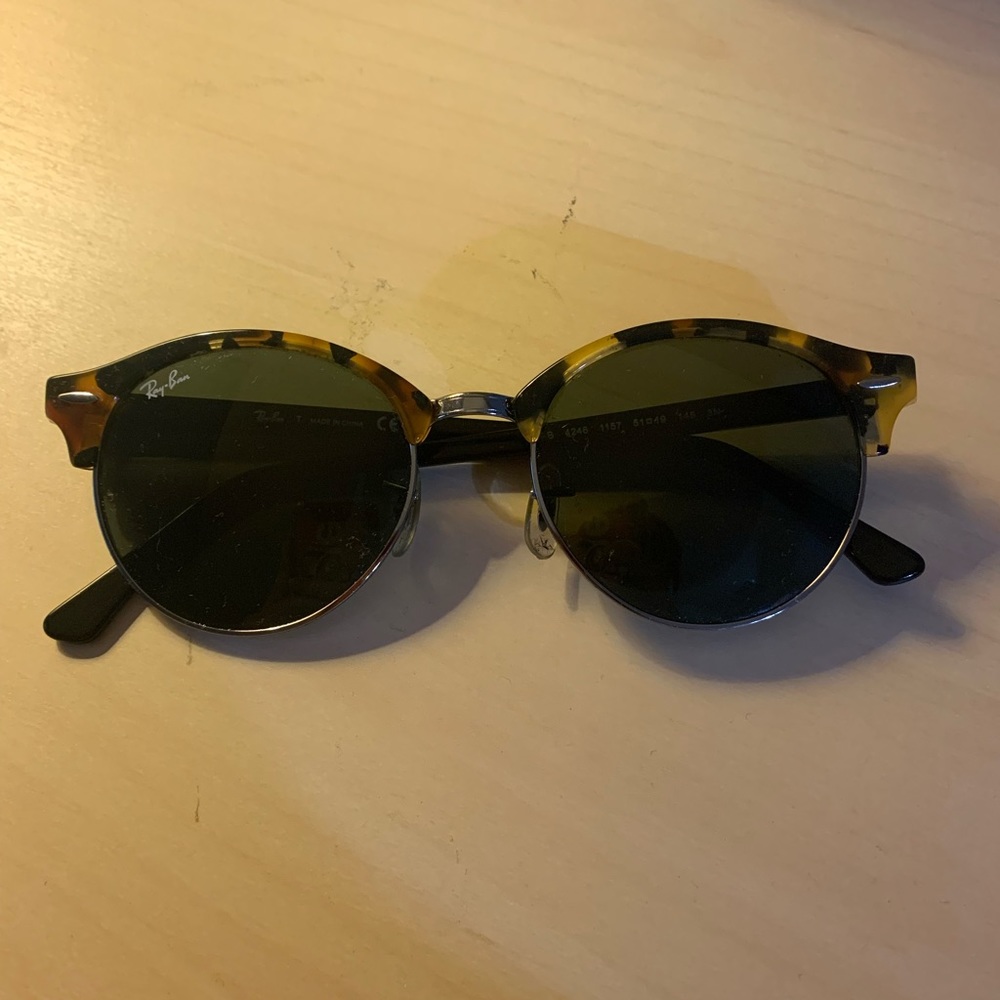 Ray-Ban Clubround Classic Tortoise: Black